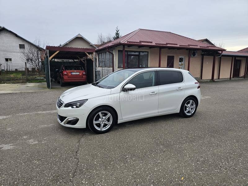 Peugeot 308 1.2 i STT