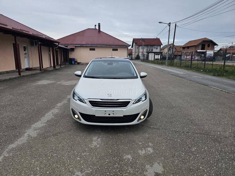 Peugeot 308 1.2 i STT