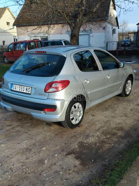 Peugeot 206 plus 