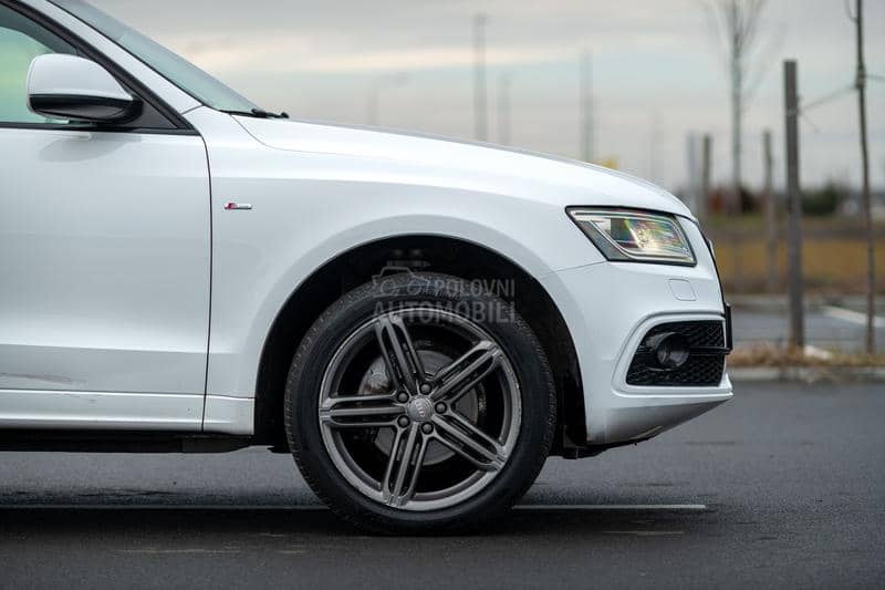 Audi Q5 2.0TDI/4x4/AT/Sline