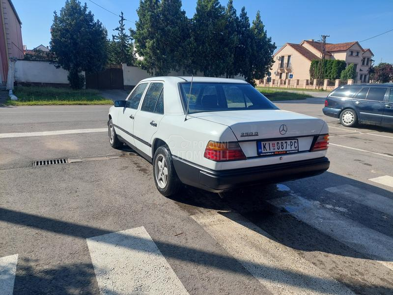 Mercedes Benz E 250 124 2,5D