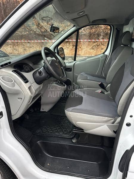 Opel Vivaro 2.5 klima kuka