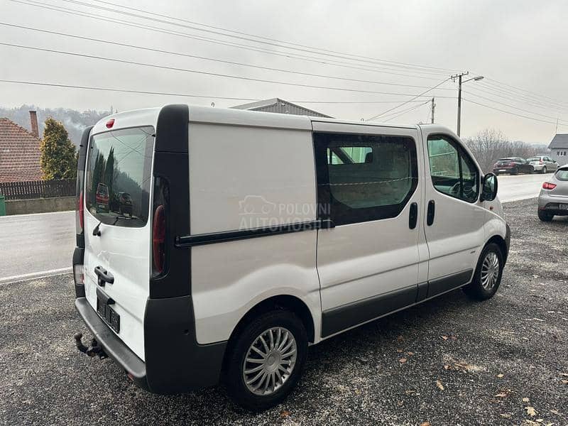 Opel Vivaro 2.5 klima kuka