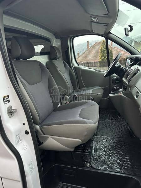 Opel Vivaro 2.5 klima kuka