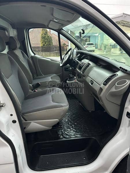 Opel Vivaro 2.5 klima kuka