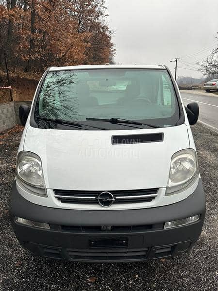 Opel Vivaro 2.5 klima kuka