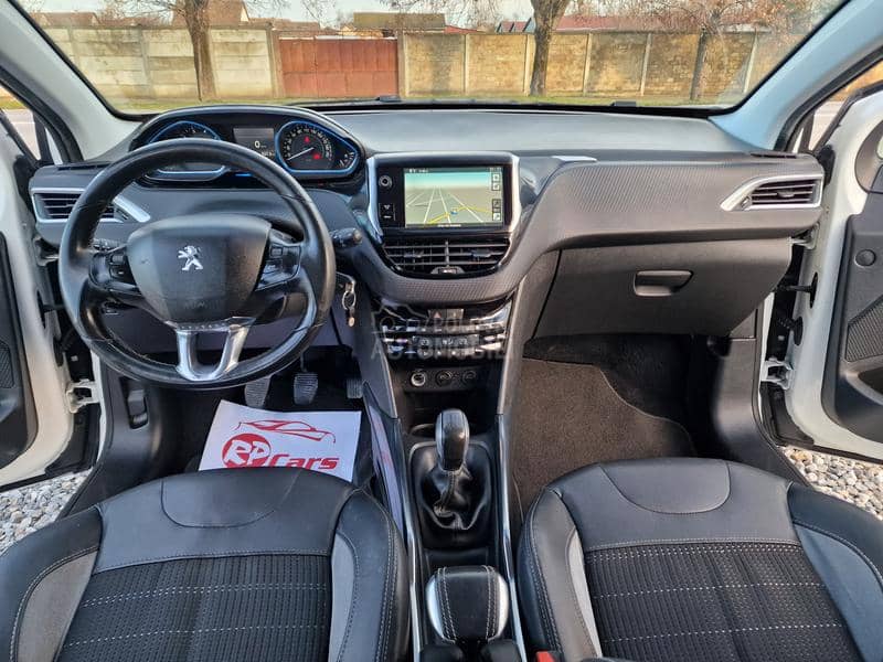 Peugeot 2008 1.2 ALLURE