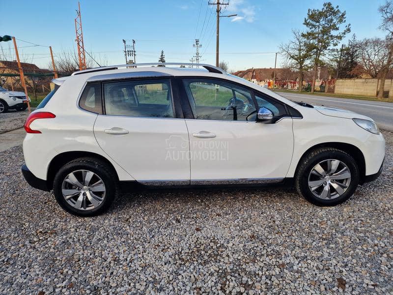 Peugeot 2008 1.2 ALLURE