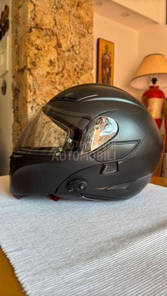 AGV flip up sa komunikatorom