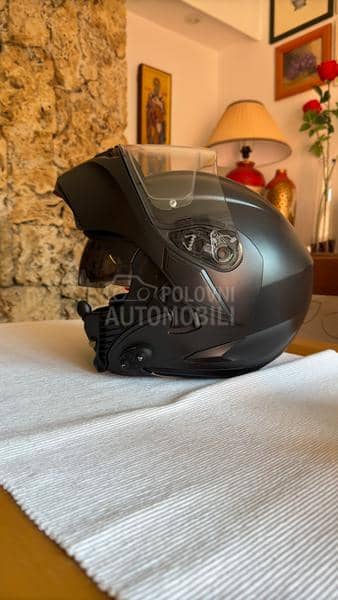 AGV flip up sa komunikatorom