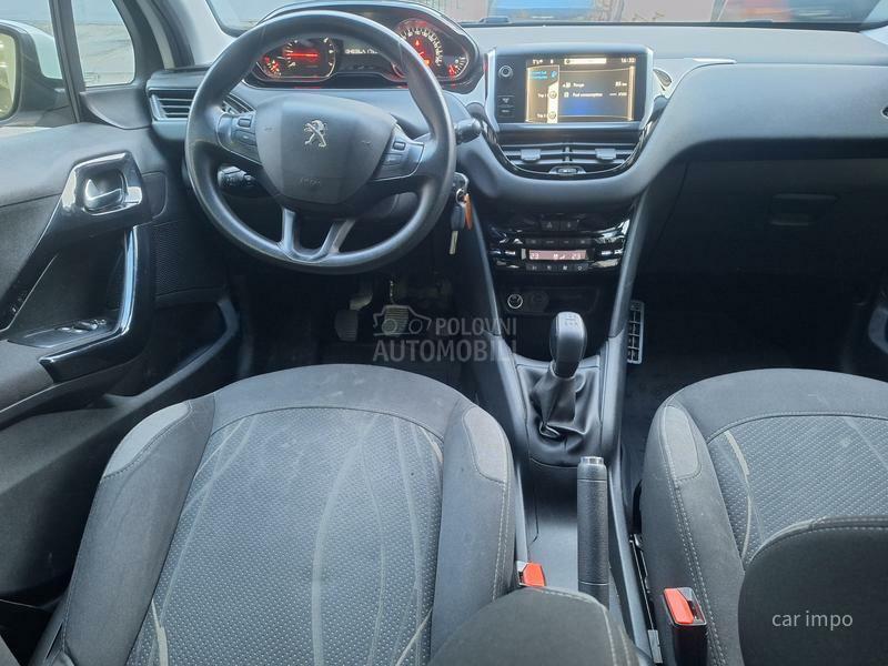 Peugeot 208 1.2 vti