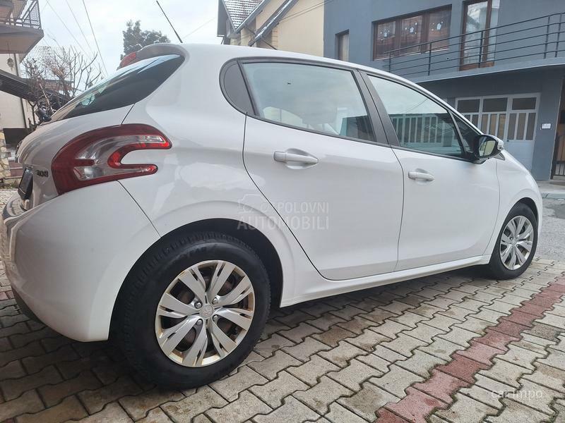 Peugeot 208 1.2 vti