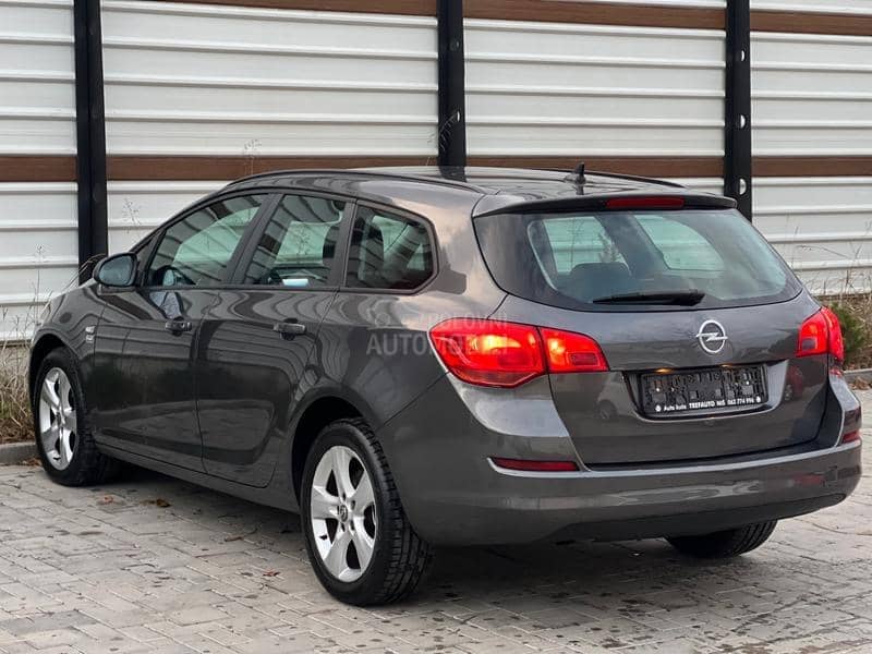 Opel Astra J 1.7CDTI/DESIGN/NAV/