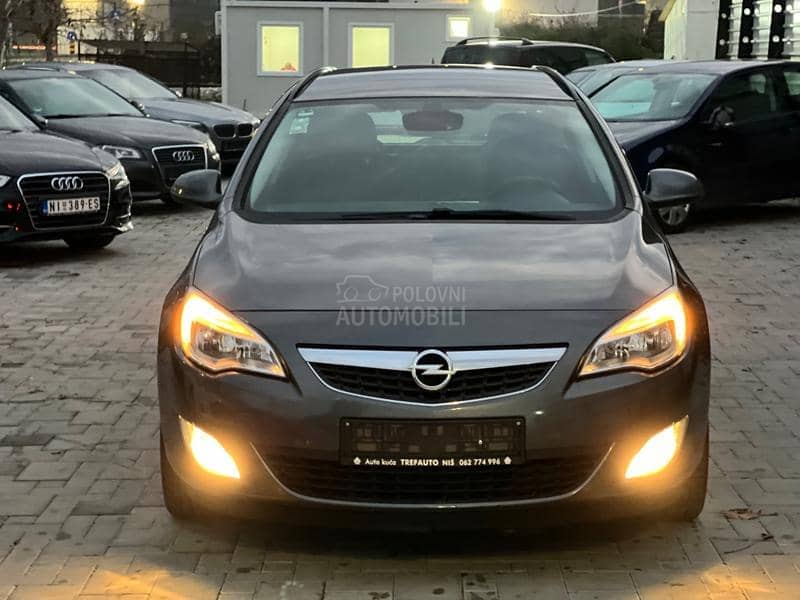 Opel Astra J 1.7CDTI/DESIGN/NAV/