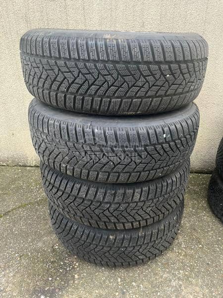 Dunlop 215/65 R16 Zimska