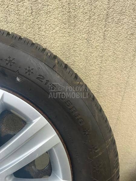 Dunlop 215/65 R16 Zimska