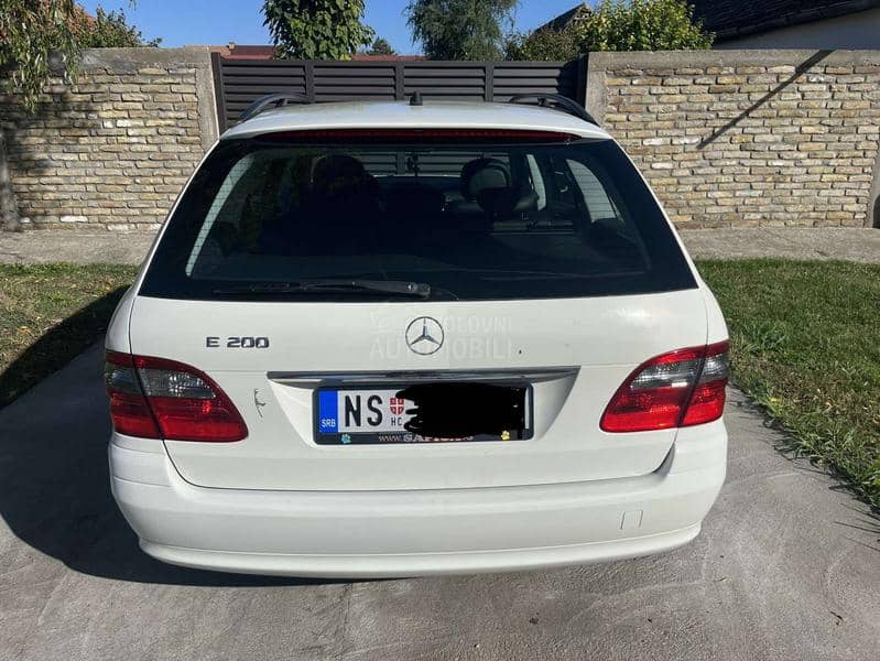 Mercedes Benz E 200 