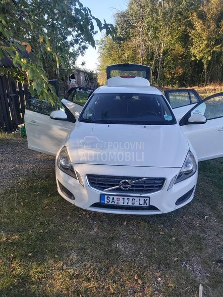 Volvo V60 d2