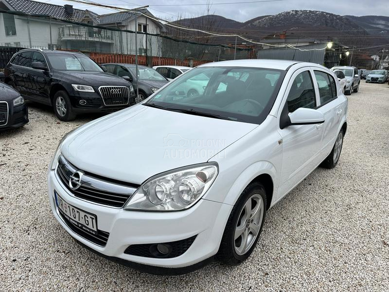 Opel Astra H 