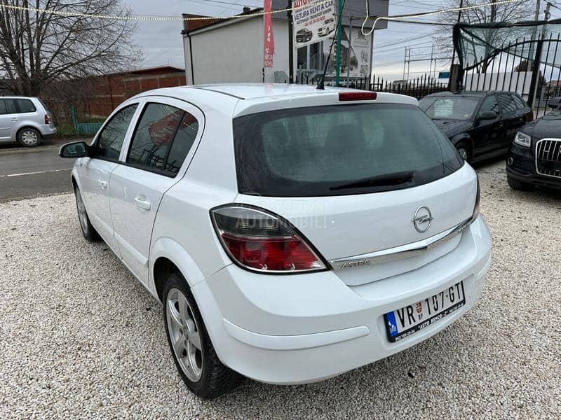 Opel Astra H 