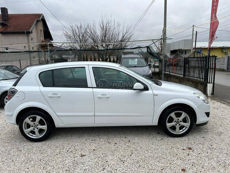 Opel Astra H 