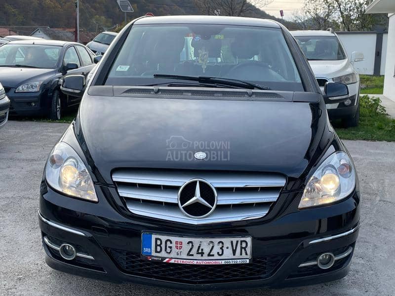 Mercedes Benz B 180 bp n o v