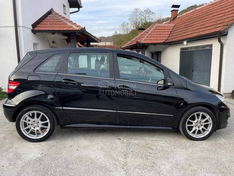 Mercedes Benz B 180 bp n o v