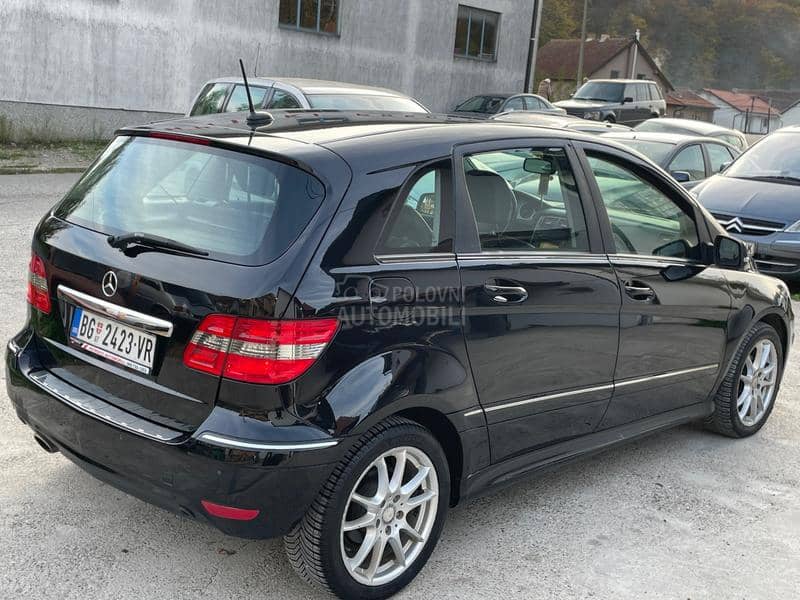 Mercedes Benz B 180 bp n o v