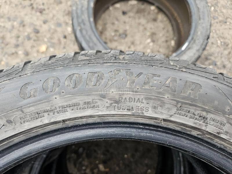 Goodyear 225/50 R17 Zimska