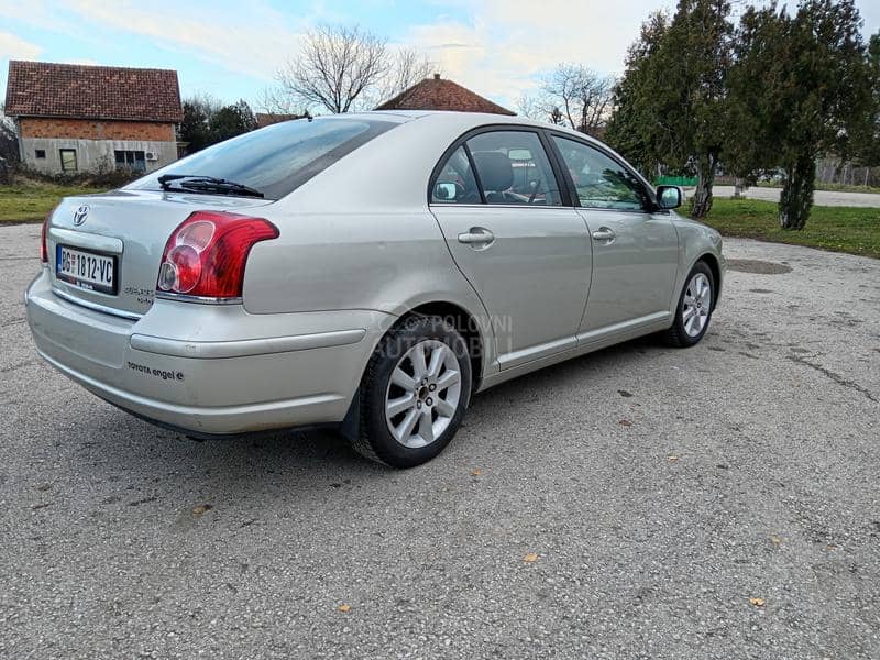 Toyota Avensis 