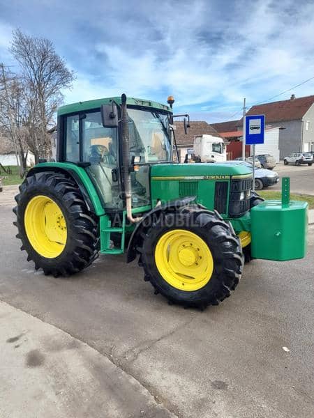 John Deere 6310
