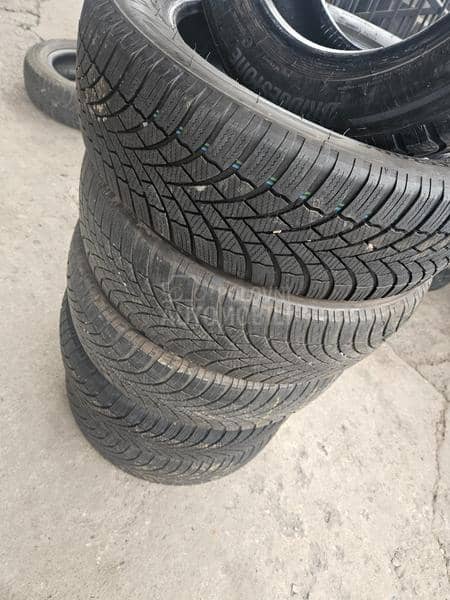 Bridgestone 185/60 R15 Zimska