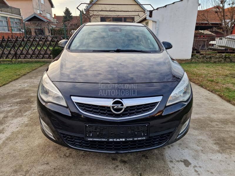 Opel Astra J 1.6 16v ENJOY