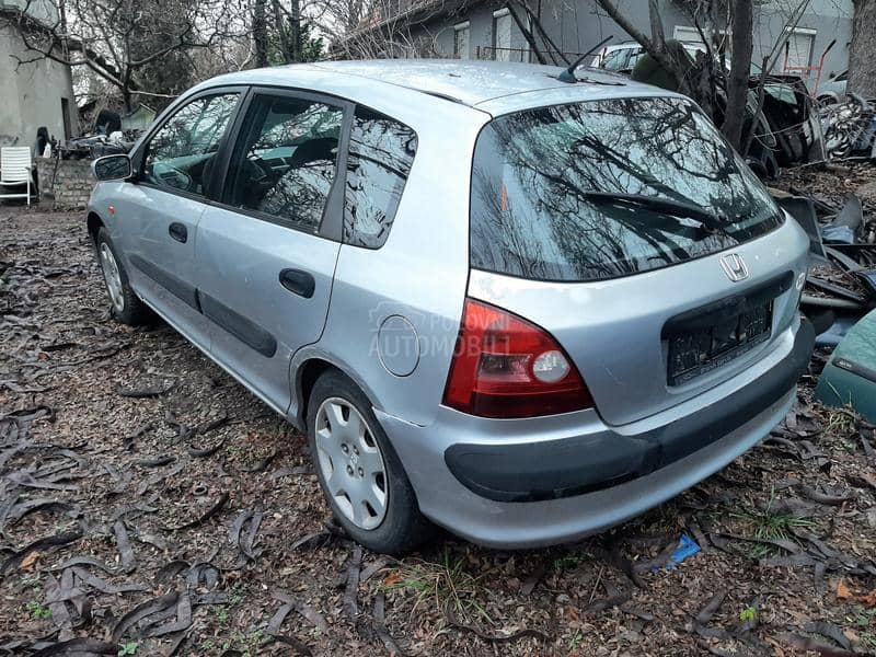 Honda Civic 2004. god. -  kompletan auto u delovima