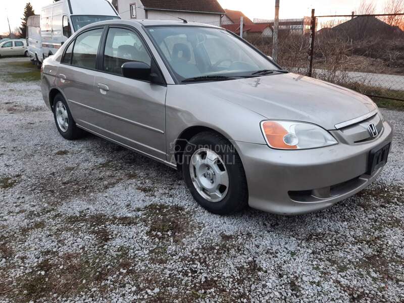 Honda Civic hibrid 2004. god. -  kompletan auto u delovima