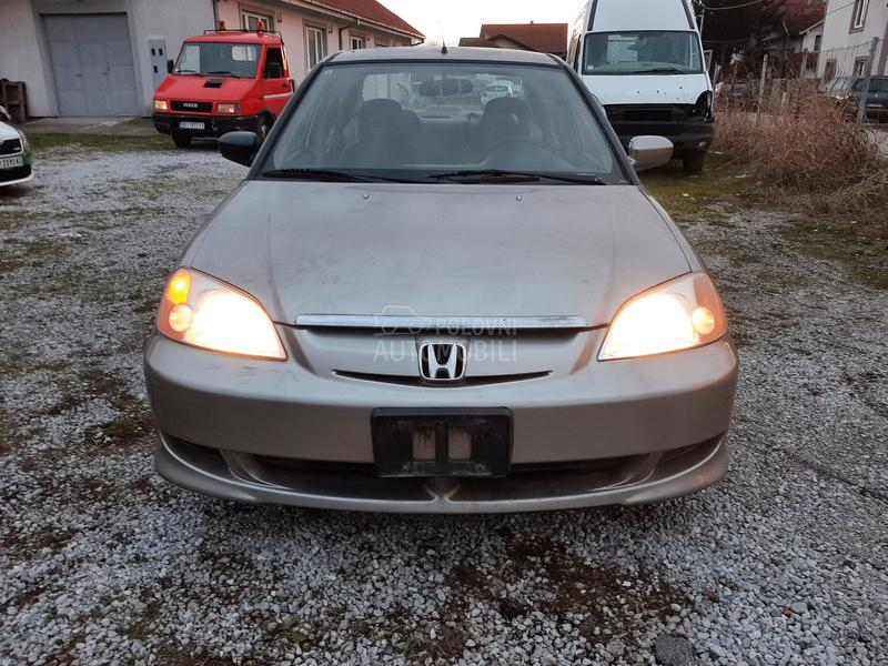 Honda Civic hibrid 2004. god. -  kompletan auto u delovima