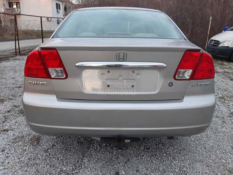 Honda Civic hibrid 2004. god. -  kompletan auto u delovima