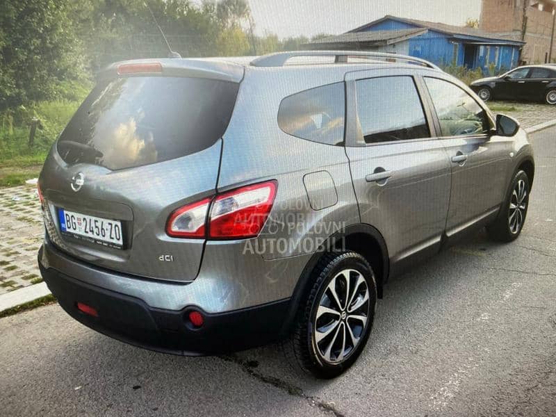 Nissan Qashqai + 2 TEKNA