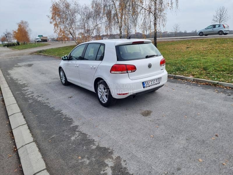 Volkswagen Golf 6 1,6 TDI BLUEMOTION