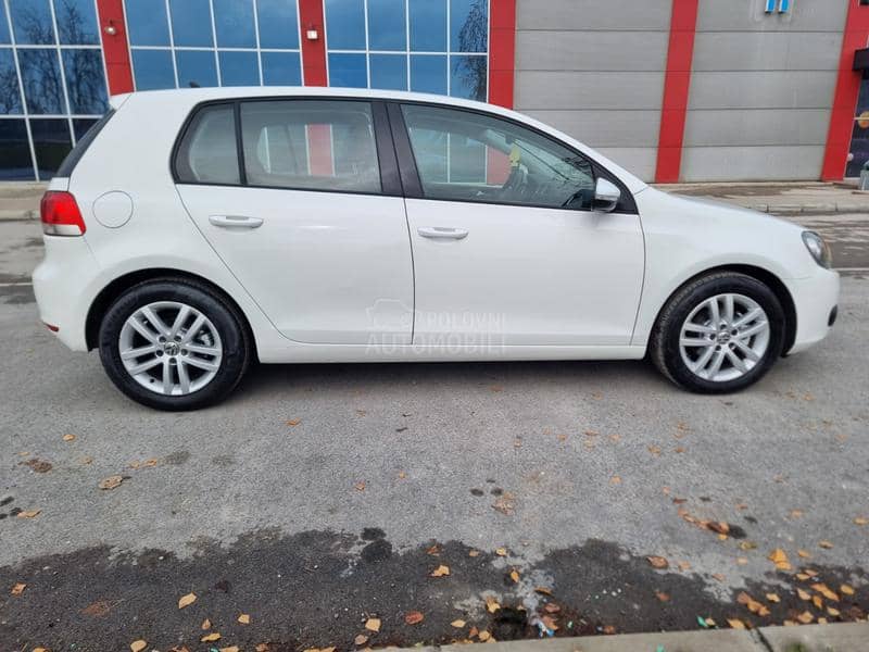 Volkswagen Golf 6 1,6 TDI BLUEMOTION