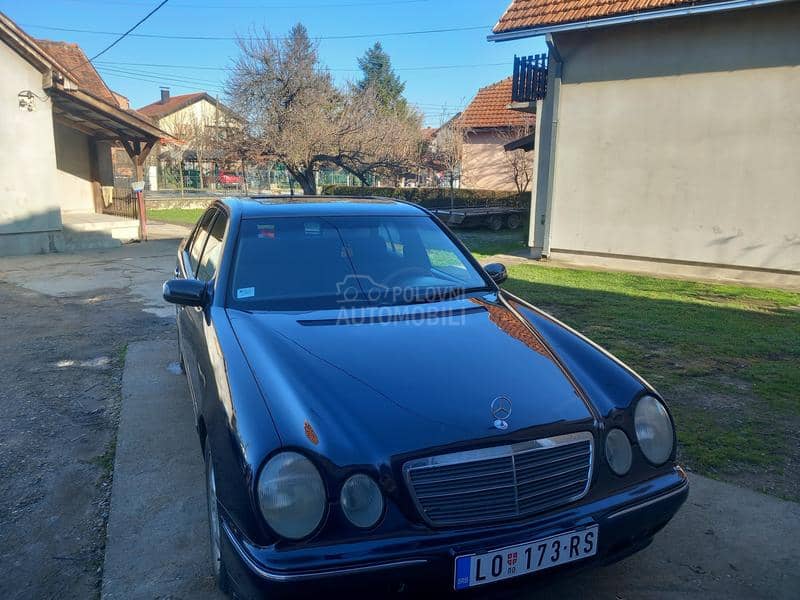 Mercedes Benz E 270 