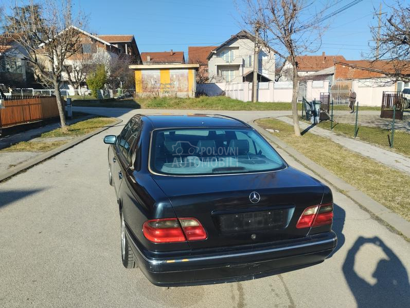 Mercedes Benz E 320 Avangarde