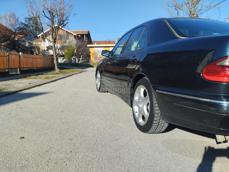 Mercedes Benz E 320 Avangarde