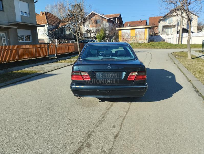 Mercedes Benz E 320 Avangarde