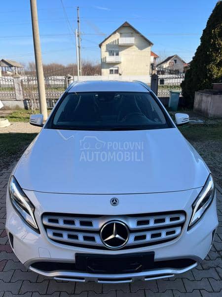 Mercedes Benz GLA 180 1.5 DCI REST