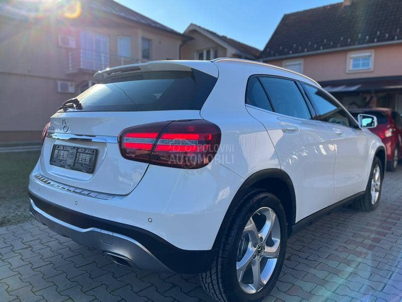 Mercedes Benz GLA 180 1.5 DCI REST