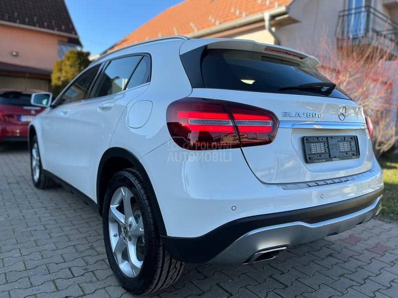 Mercedes Benz GLA 180 1.5 DCI REST