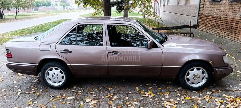 Mercedes Benz W124 E 200