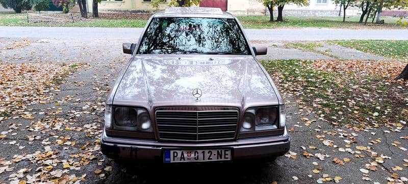 Mercedes Benz W124 E 200