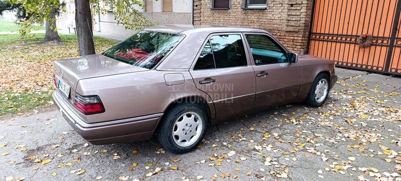 Mercedes Benz W124 E 200